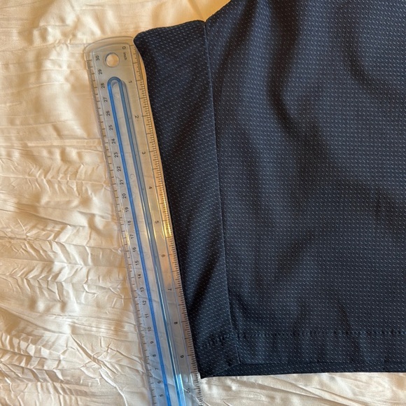 Under Armour Men's Navy Pattern Golf Shorts - Picture 3 of 5